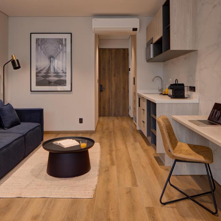 Vuestro Mexico City - Suite Deluxe con cama extragrande - 2