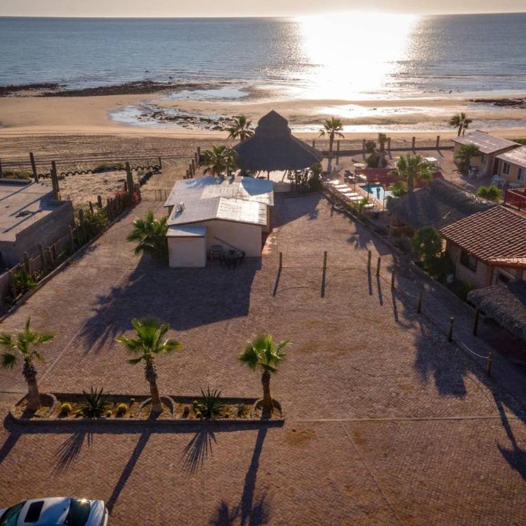 Beach Bungalow, Pool and direct Beach Access - Bungalow - 15