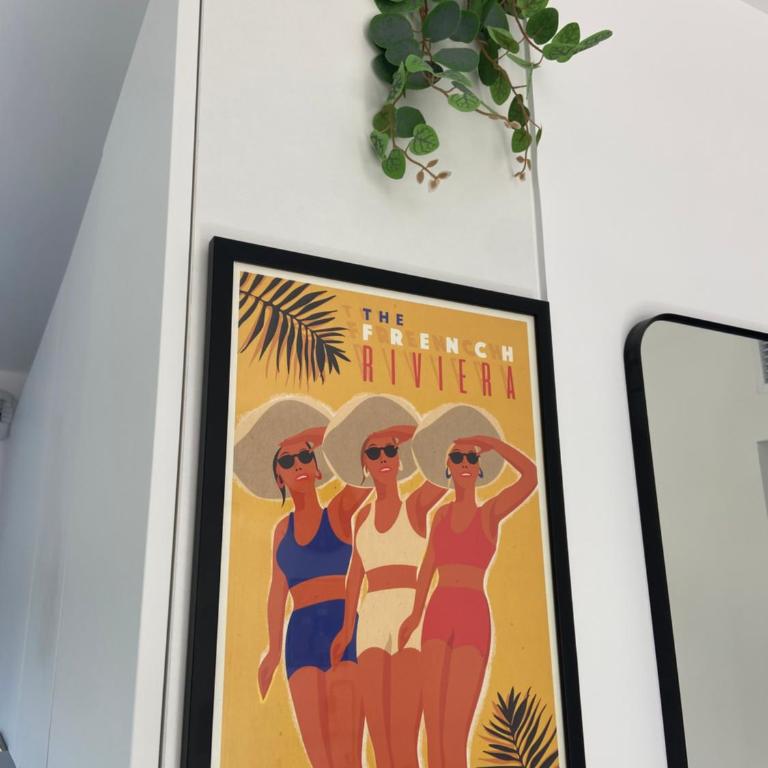 PWS - Sunny modern flat near Juan Les Pins Pinede & beach - Terrace & AC! - Two-Bedroom Apartment - 6