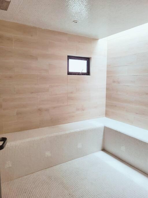 Espacioso departamento como nuevo, higiénico, 7 min caminando a la 5 y a la playa - Apartamento de 1 dormitorio - 23