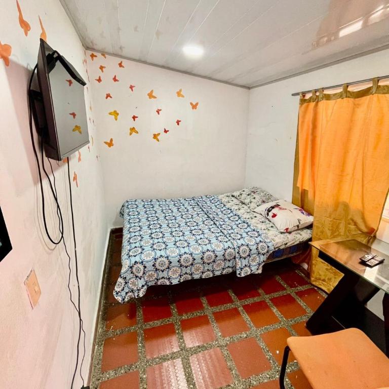 Hostel Urban City Medellin - Habitación Doble Estándar con baño compartido - 5