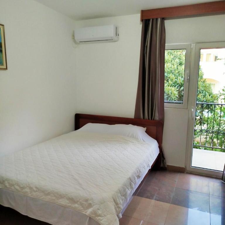 Mijovic Apartments - Dvokrevetna Soba sa Bračnim Krevetom i Balkonom - 6