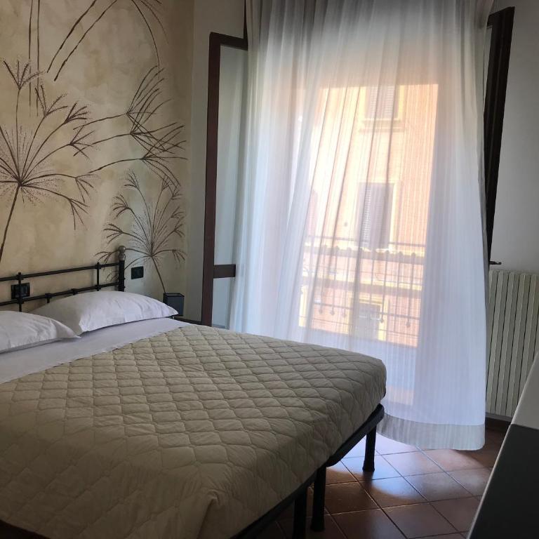 Int 12 - Appartamento dei Gerani by Residence San Luca - Apartment - 2
