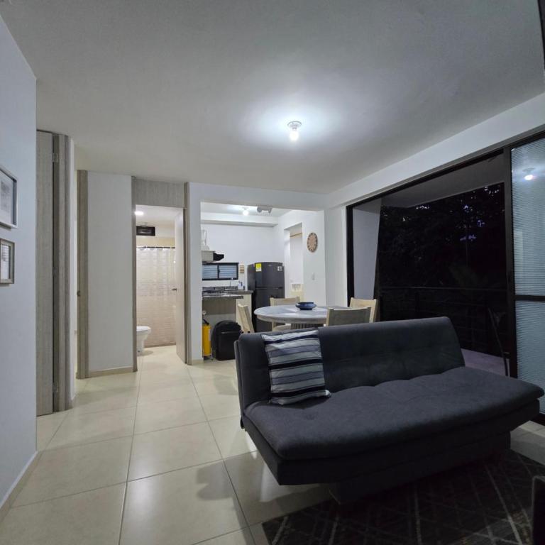 Apartamentos Privados de 3H y 2H a 5m del Aeropuerto, 20 minutos del Parque del Cafe y Centro de Armenia con 4 Piscinas, 3 Jacuzzi, Sauna By Molca - Apartamento de 3 dormitorios - 51