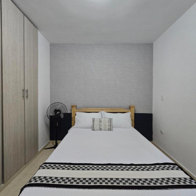 Apartamentos Privados de 3H y 2H a 5m del Aeropuerto, 20 minutos del Parque del Cafe y Centro de Armenia con 4 Piscinas, 3 Jacuzzi, Sauna By Molca - Apartamento de 3 dormitorios - 37