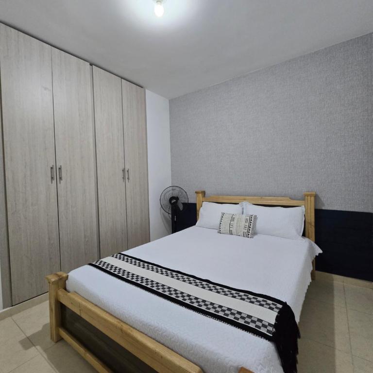 Apartamentos Privados de 3H y 2H a 5m del Aeropuerto, 20 minutos del Parque del Cafe y Centro de Armenia con 4 Piscinas, 3 Jacuzzi, Sauna By Molca - Apartamento de 3 dormitorios - 38