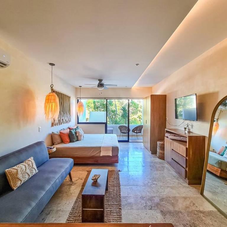Beach Access Sunrise Condo private pool fast wifi - One-Bedroom Apartment - 11