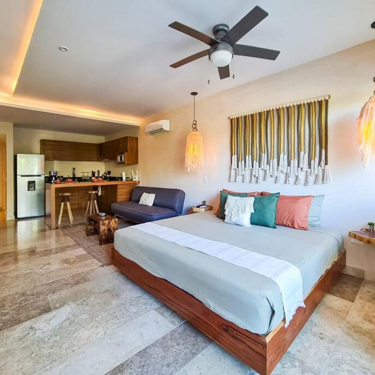 Beach Access Sunrise Condo private pool fast wifi - One-Bedroom Apartment - 12