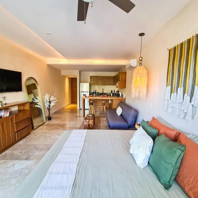Beach Access Sunrise Condo private pool fast wifi - One-Bedroom Apartment - 41