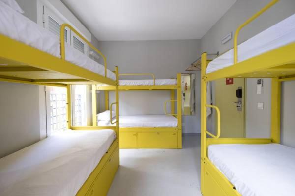 HeyLola! Hostel - Bunk Bed in Female Dormitory Room - 1