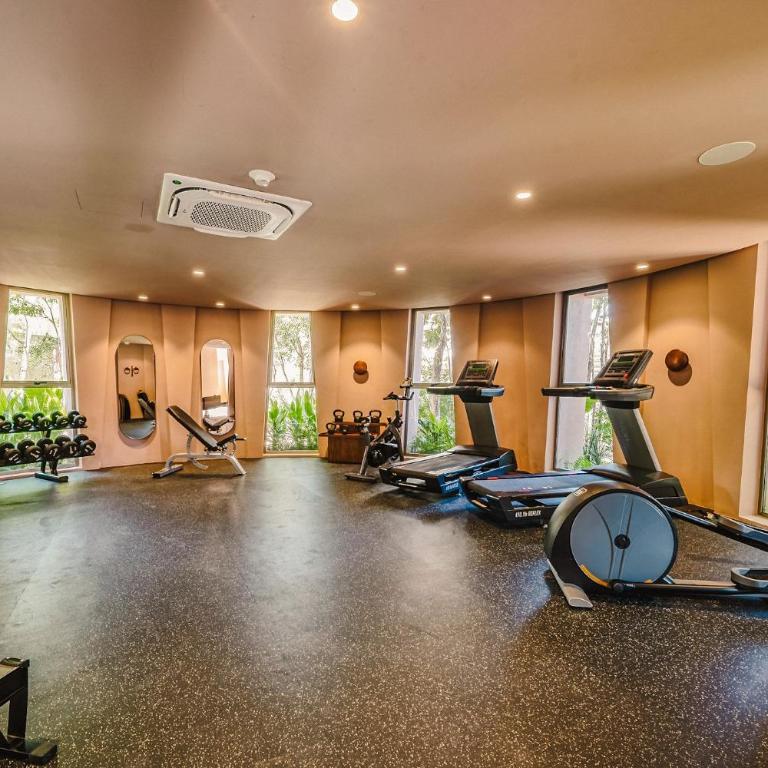 Divine 2BR w Pool Gym Yoga Classes Restaurant - One-Bedroom Apartment - 12