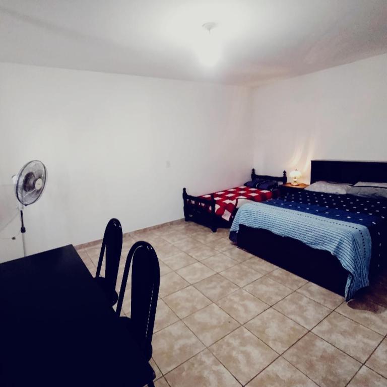 DEPTOS VM Complejo x 3 - Habitación Familiar con baño privado - 2