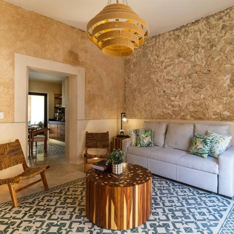 Casa Clementina Luxe Rustic Haven 5 star Location - Three-Bedroom Vacation Home - 16