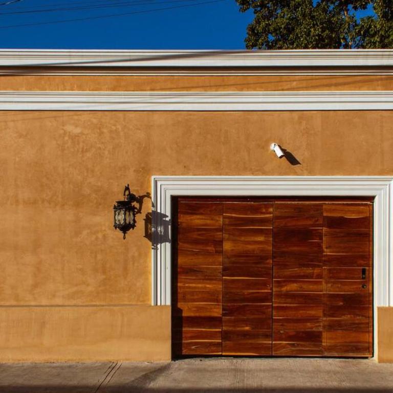 Casa Clementina Luxe Rustic Haven 5 star Location - Three-Bedroom Vacation Home - 54