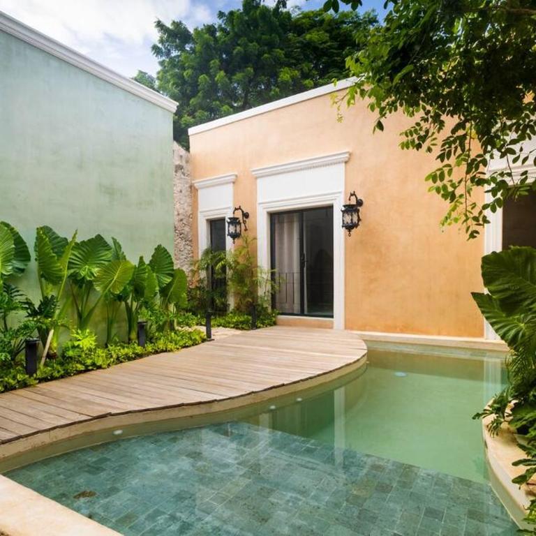 Casa Clementina Luxe Rustic Haven 5 star Location - Three-Bedroom Vacation Home - 5