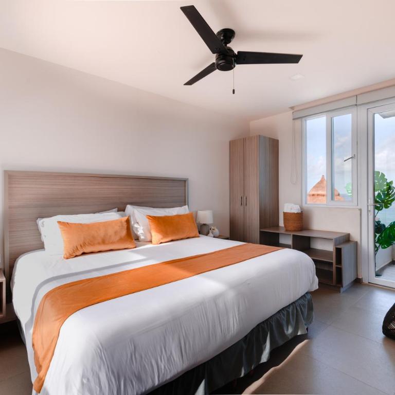 Azulea Isla Mujeres Hotel - Deluxe Double Room with Balcony and Sea View - 1