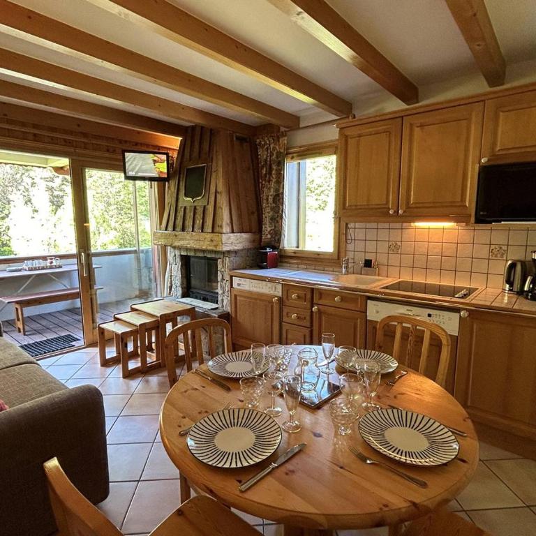 Appartement moderne 4 pers. à Méribel avec cuisine équipée, TV et balcon - FR-1-355-264 - Appartement - 1