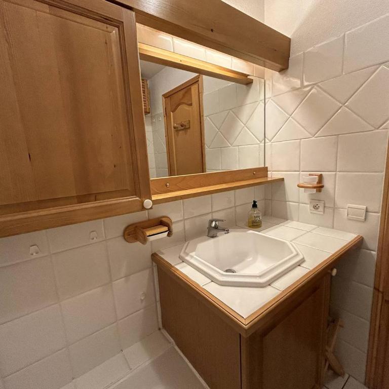 Appartement moderne 4 pers. à Méribel avec cuisine équipée, TV et balcon - FR-1-355-264 - Appartement - 11