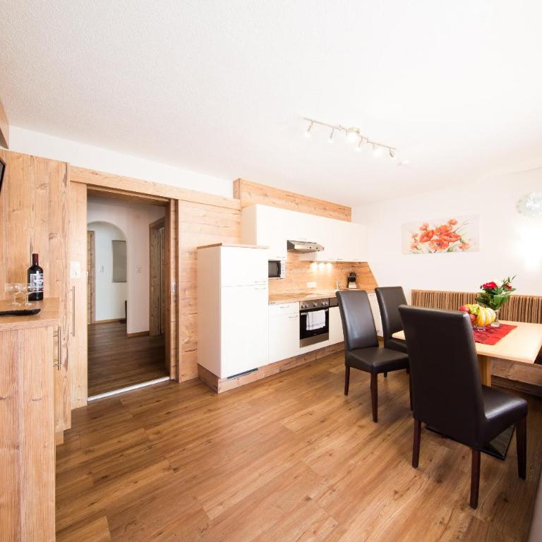 Gästehaus Falkner Ignaz - Standard Apartment mit 2 Schlafzimmern und Balkon - 7