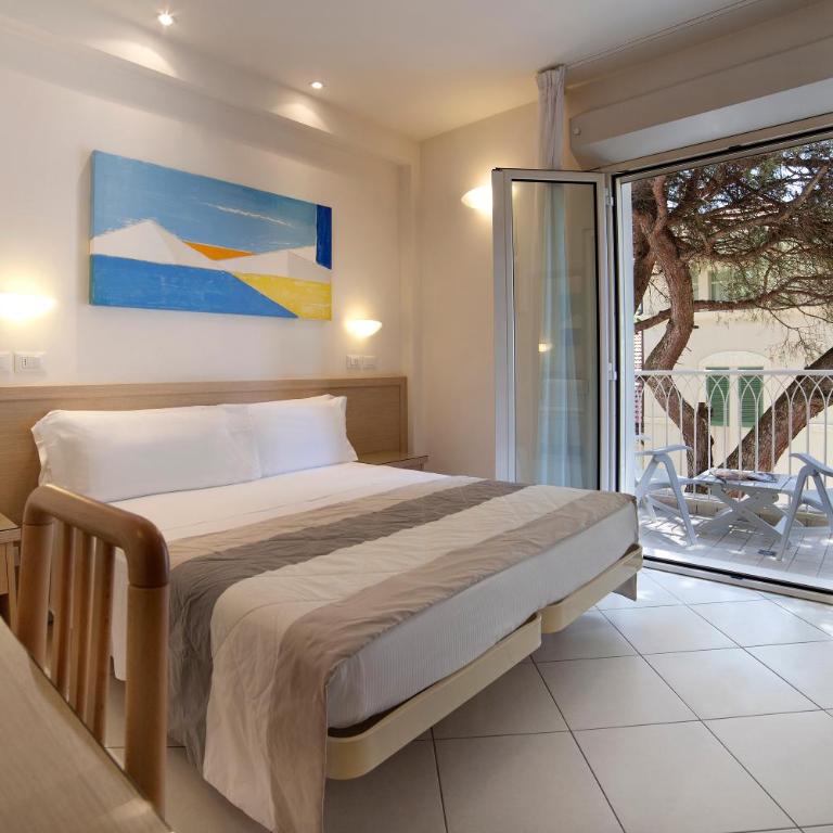 Hotel Gala - Standard Double or Twin Room - 1