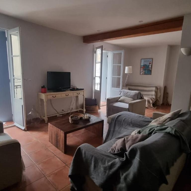 Maison Vigneronne de caractère du XIX plein centre - Three-Bedroom House - 34