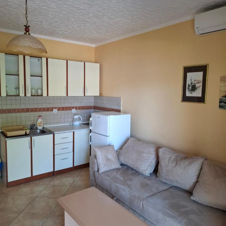Apartments Pejanović - One-Bedroom Apartment with Balcony and Sea View (3 Adults) - 5