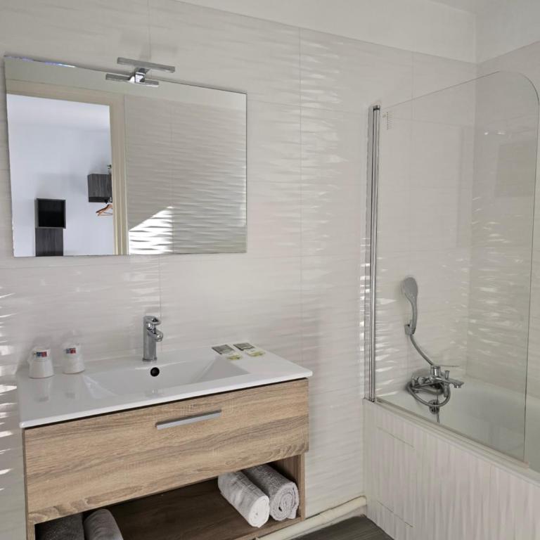 Hôtel L'Alsace Gare-Sncf - Chambre Lits Jumeaux Supérieure - 13