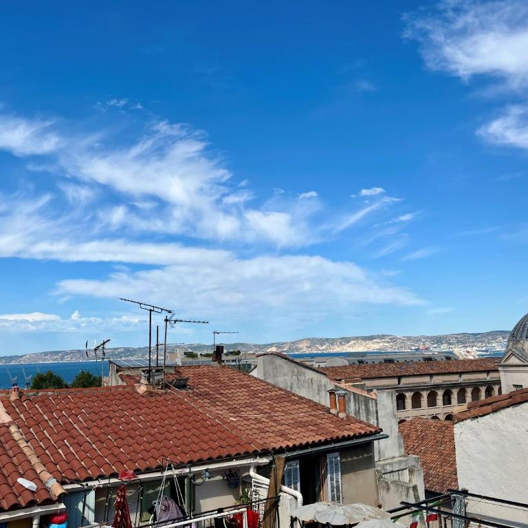 Le Panier - Joli duplex Centre ville historique avec grande terrasse et balnéo proche Vieux Port - Appartement - 27