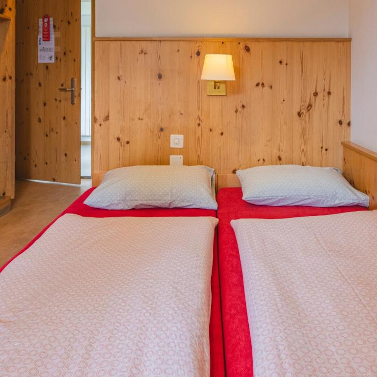 Davos Youth Hostel - Doppelzimmer mit Balkon - 1