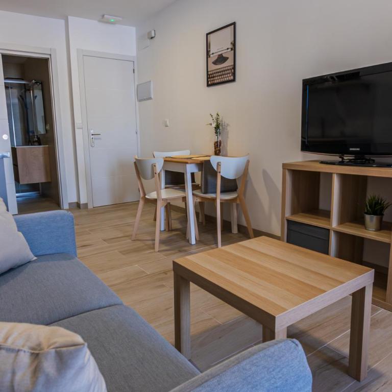 Apartamentos Turisticos José Cruz - Estudio con balcón - 3