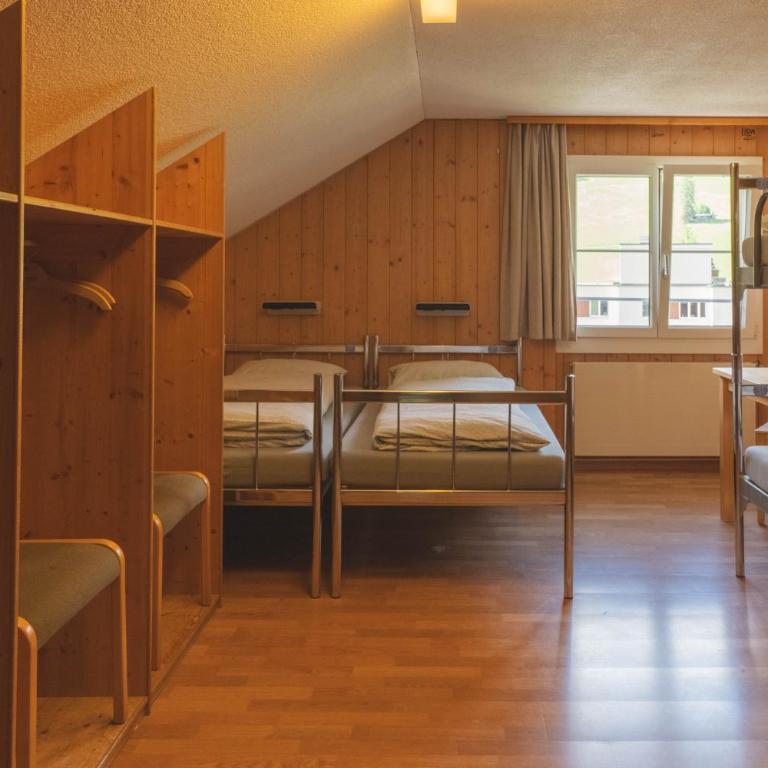 Engelberg Youth Hostel - Dormitorio Misto con 6 Posti Letto - 1