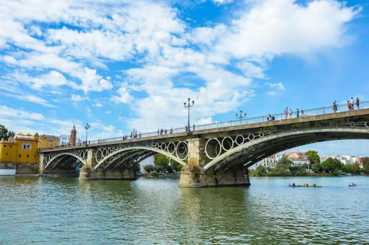 Triana Riverside & Home Cinema - Apartment - 6