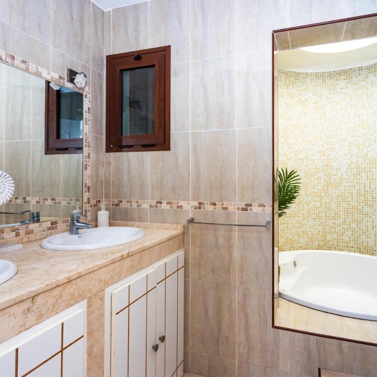 Villa ConchaMar Oceanbeach - Three-Bedroom Villa - 38