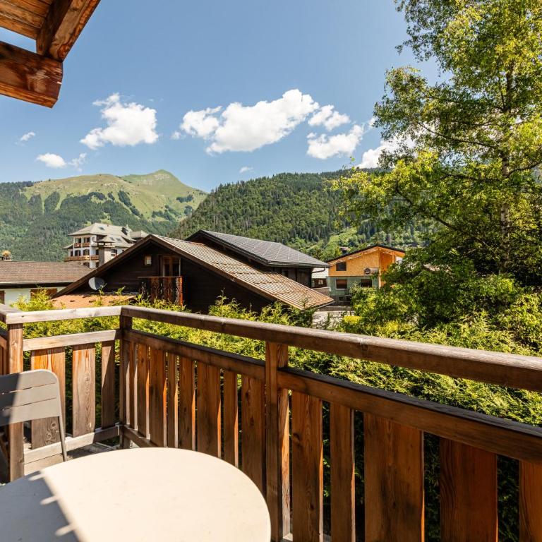 Chalet Rivendell, Morzine sleeps 10 with garage - Chalet - 13