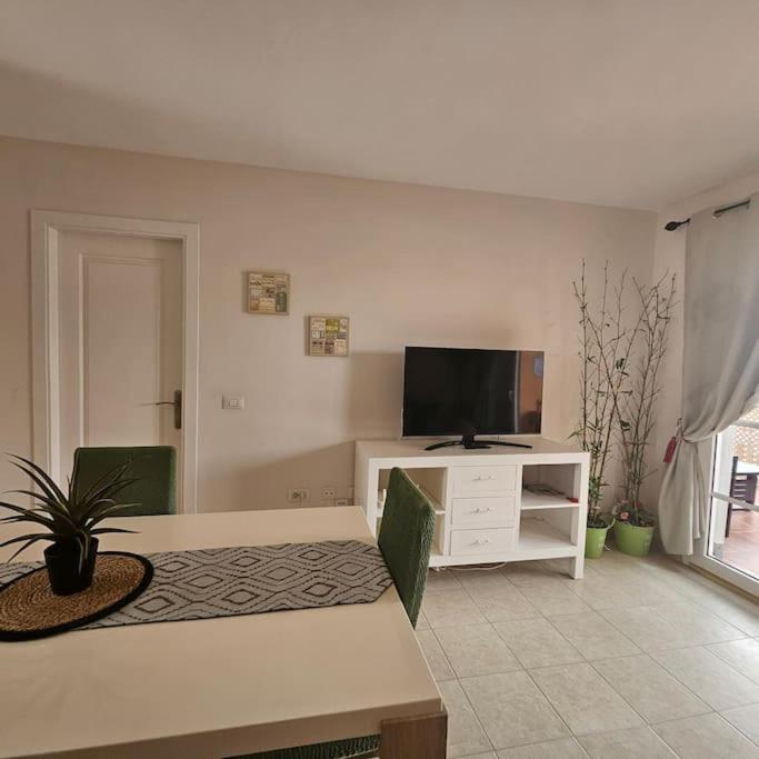 Esmeralda Sunny Relax - One-Bedroom Apartment - 12
