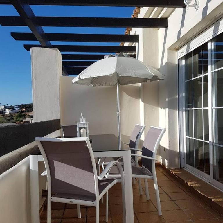 Top Floor Apt Close To Duquesa - Apartamento - 3