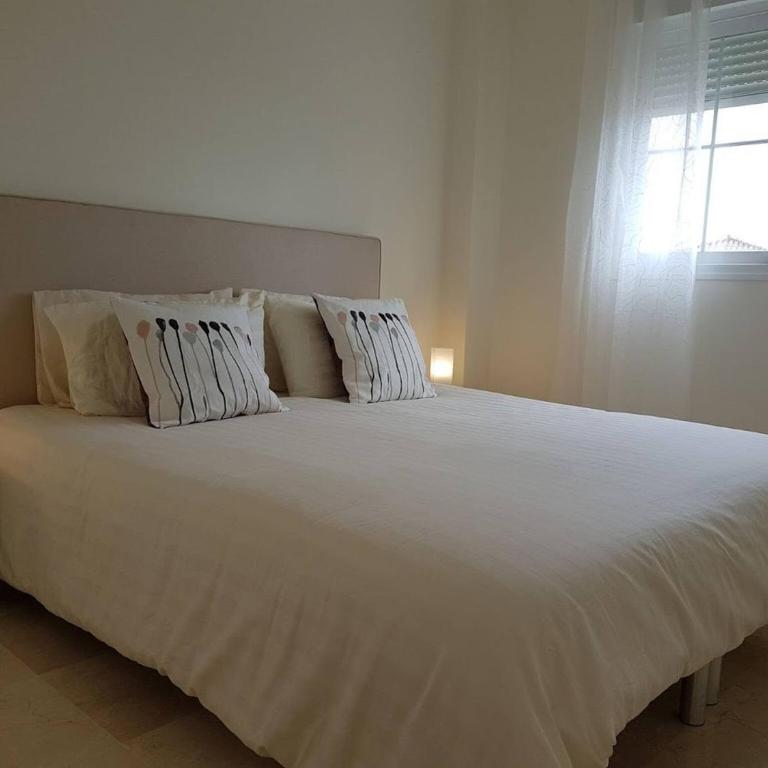 Top Floor Apt Close To Duquesa - Apartamento - 5