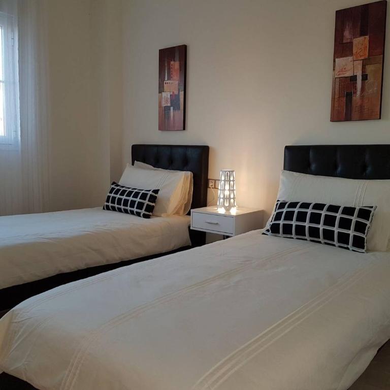 Top Floor Apt Close To Duquesa - Apartamento - 7