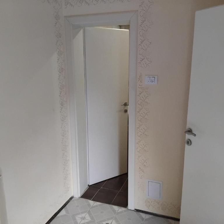 Bazen - One-Bedroom Apartment - 15
