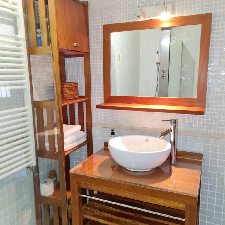 Ático en la Calle Fuencarrai con Gran Via - One-Bedroom Apartment - 13