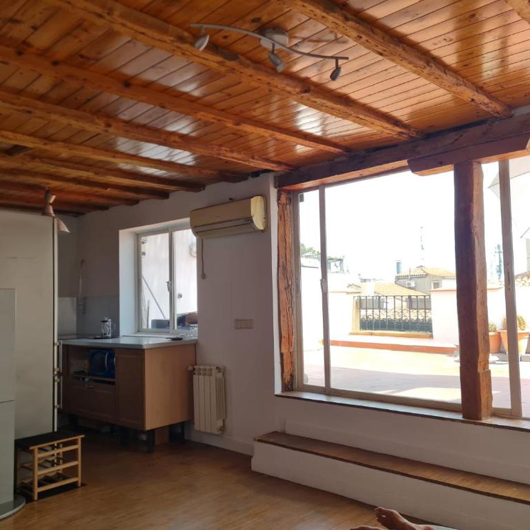 Ático en la Calle Fuencarrai con Gran Via - One-Bedroom Apartment - 6