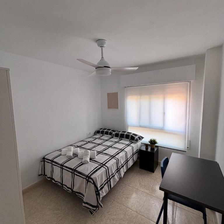 Piso céntrico con parking privado y terraza super - Apartamento - 10