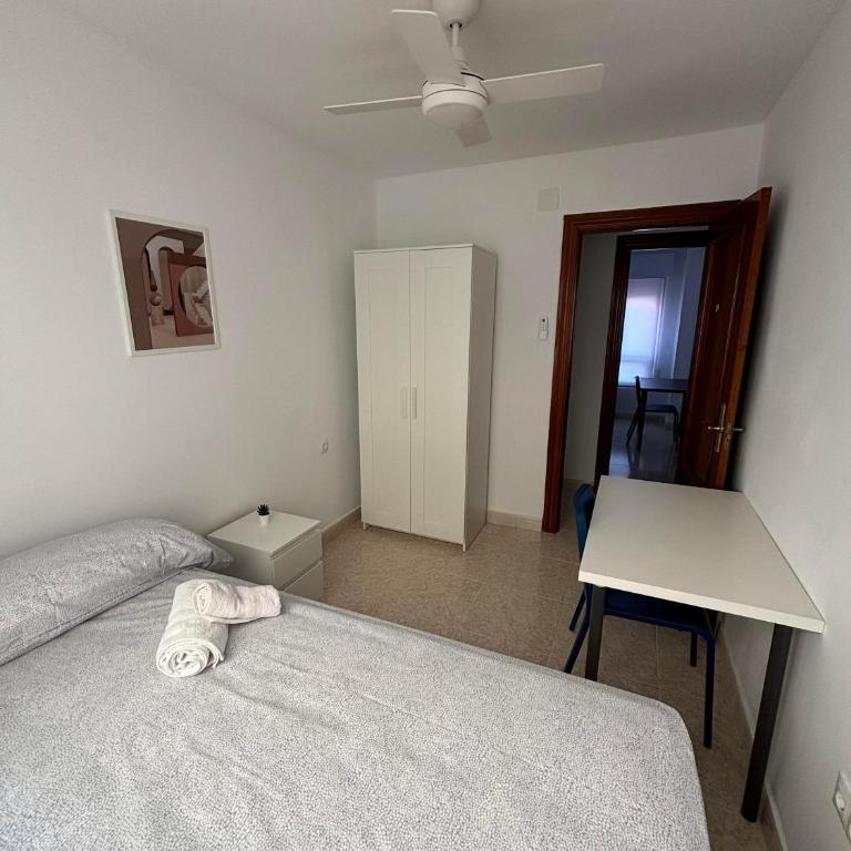 Piso céntrico con parking privado y terraza super - Apartamento - 15
