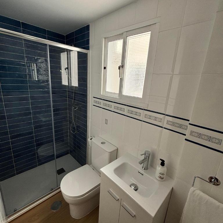 Piso céntrico con parking privado y terraza super - Apartamento - 8