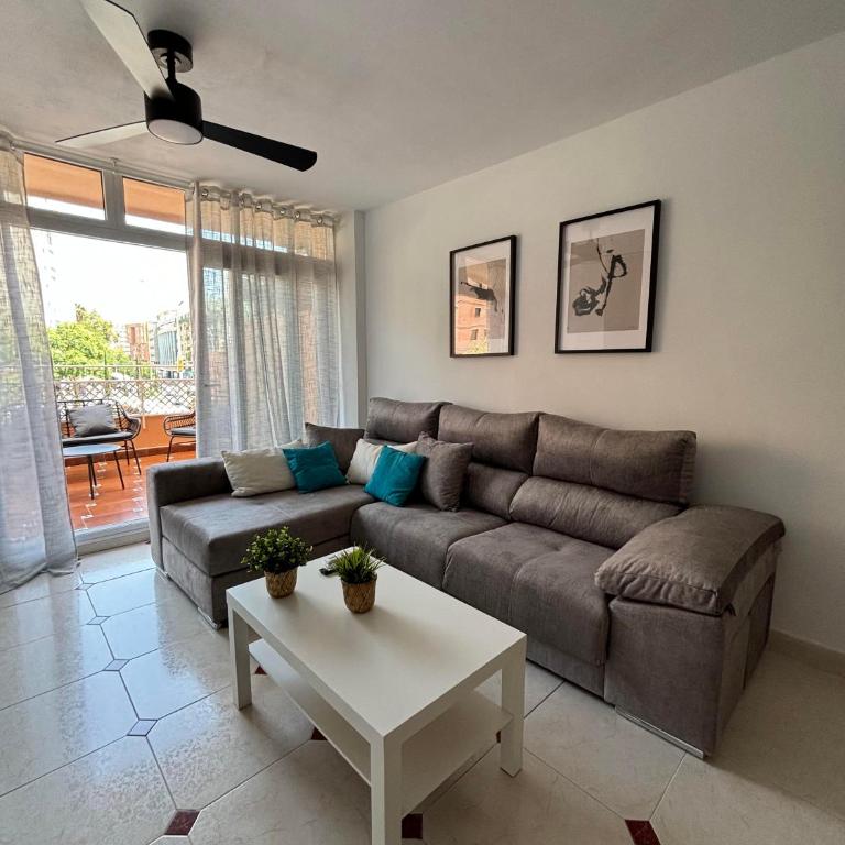 Piso céntrico con parking privado y terraza super - Apartamento - 3