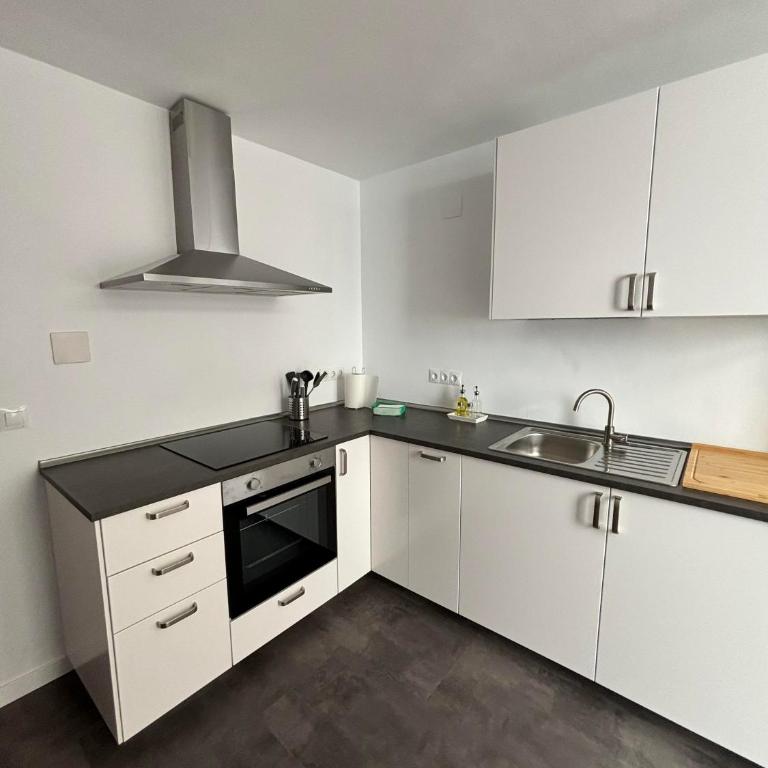 Piso céntrico con parking privado y terraza super - Apartamento - 5