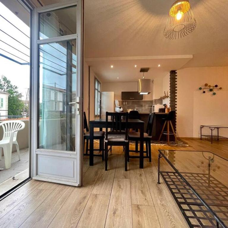 147 - Vue Cité Médiévale et Parking - Appartement 2 Chambres - 3