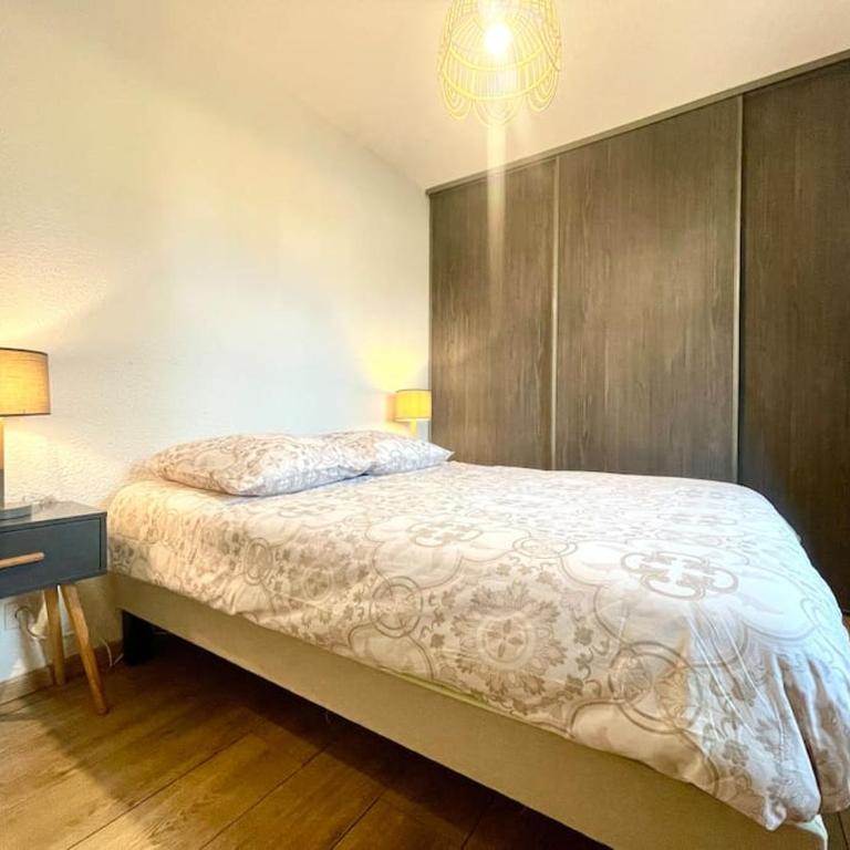 147 - Vue Cité Médiévale et Parking - Appartement 2 Chambres - 7