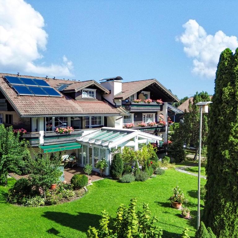 HAUS Susanne - TOP-Ferienwohnungen - SOMMER-Bergbahn inklusive - One-Bedroom Apartment with Balcony - Ground Floor 1 - 1