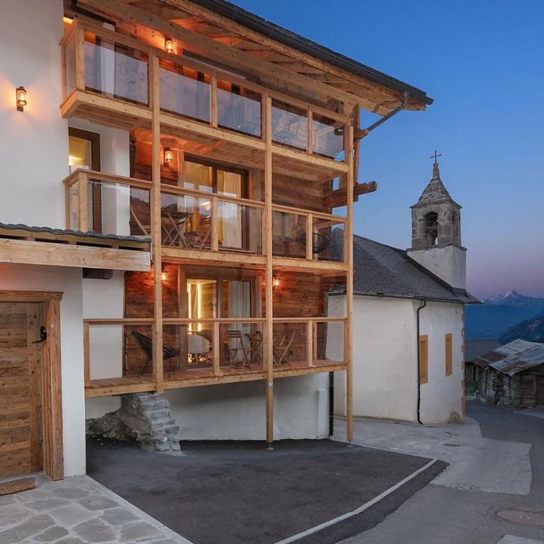 Pilanous Residence - E-Alpine Suite - Swiss Alps - Apartment mit Balkon - 11